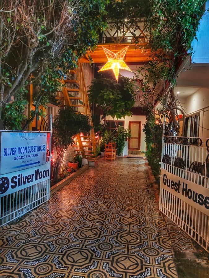 Silver Moon Guest House Mahabalipuram Exterior foto